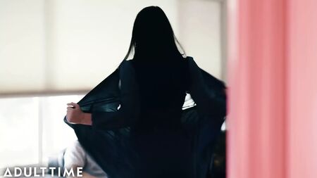 ERWACHSENENINHALT Angela White fickt widerwillig ihren psychopathischen Ehemann