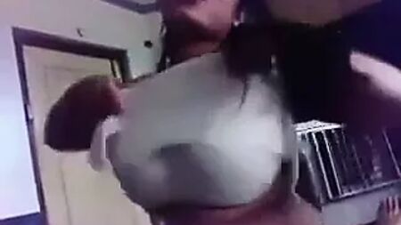 Amber beim Sex mit ihrem Freund in einem Hotelzimmer in Lahore