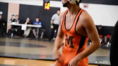 Straight-College-Wrestling-Beule