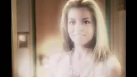 Masiela Lusha auf Repeat