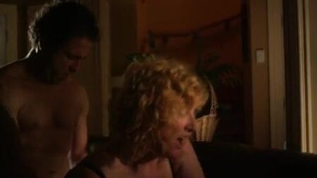 Jackie Torrens nackt – Sex und Staffel 1