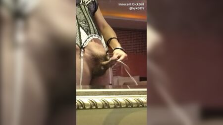 Unschuldiges DickGirl – YKs Cumshot Nr. 1