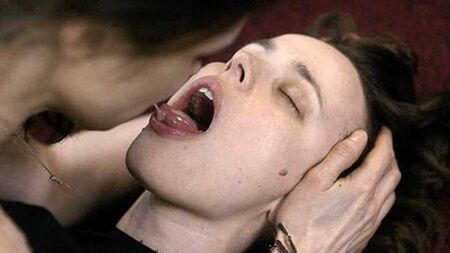 Prominente Rachel McAdams & Rachel Weisz in einer Nacktszene