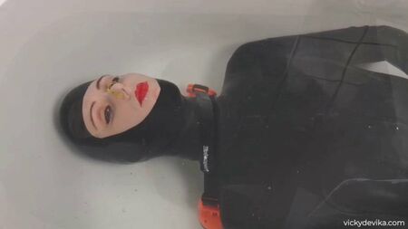 Vicky Devika – Zusammenstellung von Unterwasser-Apnoe-Aufnahmen