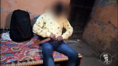 „Porn Boy“, du wirst einen Ständer kriegen, du Landjunge. 110 Porno-Videos