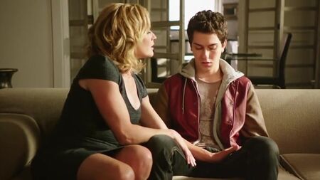 Elisabeth Shue – „Behaving Badly“