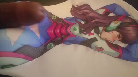 D.VA (Overwatch) – Mauspad und Hommage