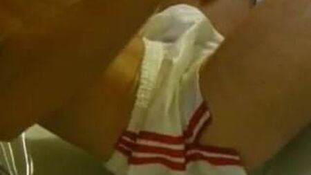 Adidas Nylon-Satin-Shorts, weiß mit roten Streifen (Wet)