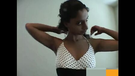 Ein Mädchen aus der srilankischen Bekleidungsindustrie macht ihrem Chef einen Blowjob