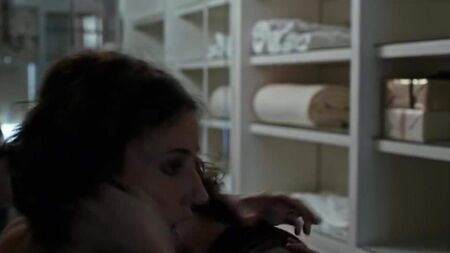 Orla Brady und Rory Fleck Byrne beim Liebesspiel
