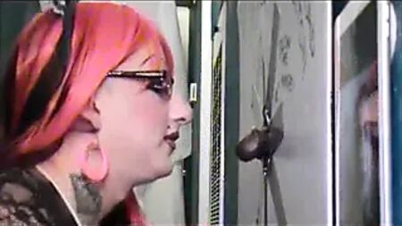 CD TV lutscht einen riesigen BBC am Gloryhole