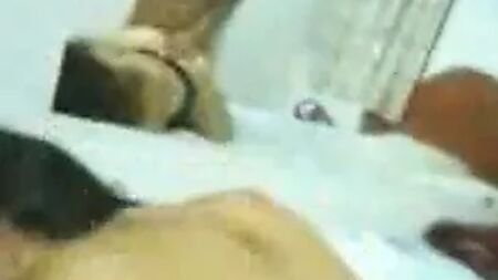 Malaysisches Escort-Girl in einem indischen 5-Sterne-Hotel gefickt