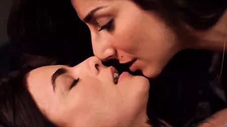 Necar Zadegan und Traci Thunderbird Dinwiddie – Elena Undone