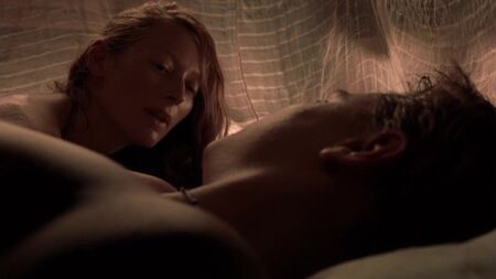 Tilda Swinton nackt – The Beach (2000)
