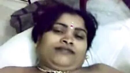 Sex mit einer Tante aus Orissa