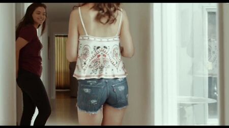 Katie Holmes – „Dear Dictator“
