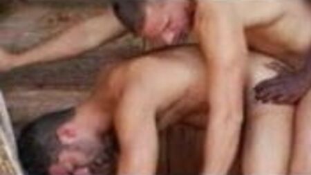Schwuler Gruppensex in der Sauna
