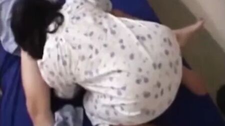 Japanische BBW: Reife Mutter und nicht ihr Sohn