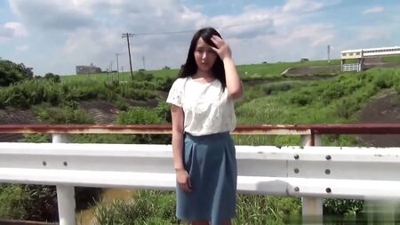 Japanische Mädchen zeigen ihren Anus
