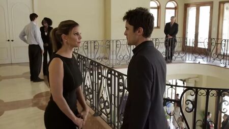 Charisma Carpenter in sehr heißen Sexszenen in „Bound“