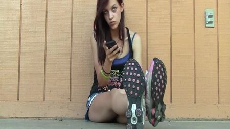 Jessi in Nike Shox – Schuh- und Sneaker-Styling