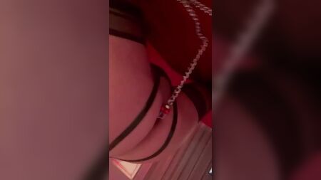 Jenyfer, eine Trans-Escort-Prostituierte, ist ein französischer Pornostar