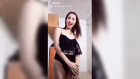 Nacktes TikTok