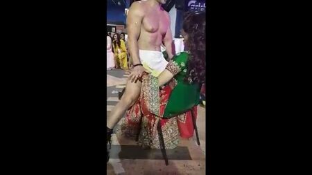 Desi mädchen enjoying ein male stripper vor hochzeit xxx indisch film.mp4