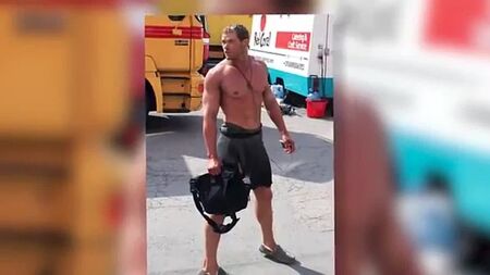 Kellan Lutz zeigt seinen durchtrainierten Körper bei den Dreharbeiten zu Hercules 3D