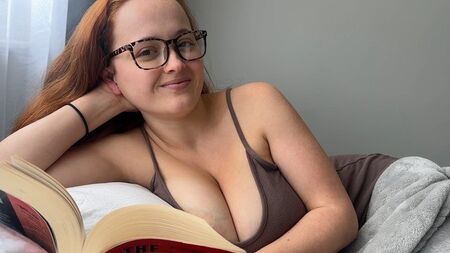 Stillende Stiefmutter gibt sich ihrem Stiefsohn hin