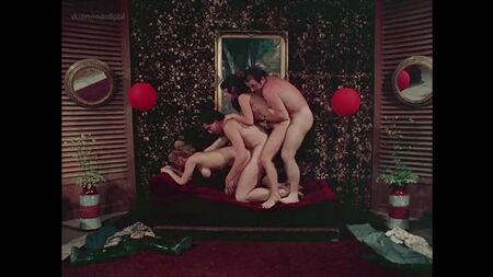 Ulrike Butz Nude - Muschimaus mag's grad raus (Jagdzeit für Naschkatzen, Le Sexe infernal, 1973) HD 720p Watch Online