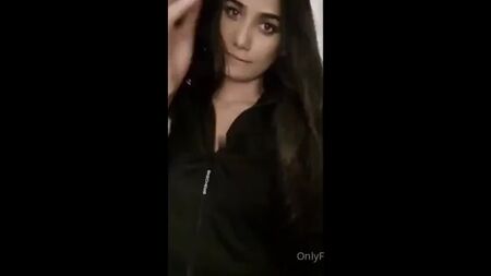 Poonam Pandey Balkon von OnlyFans