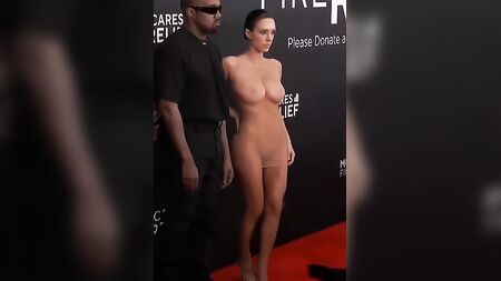 Nackte Bianca Censori