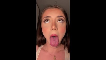 Sperma in ihrem Mund