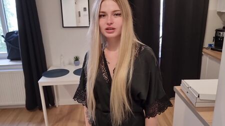 Ratet mal, was unter der Robe ist