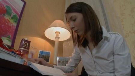 Russian Alena unterrichtet Englisch mit ihrer Beute