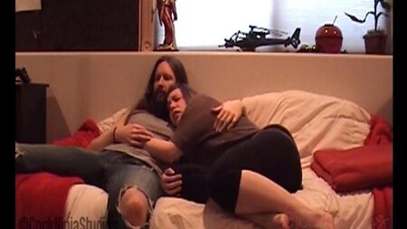 Die Nachbarin verengte meine junge Schwester in allen Posen