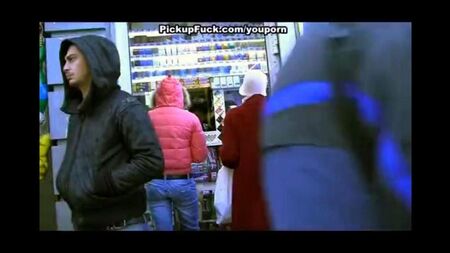 Fickte eine Blondine auf der Straße, die er bestellte