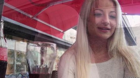 Privatporno mit sexy Blondine