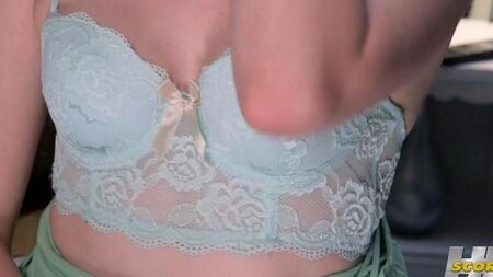 Drückt die Finger in Muschi