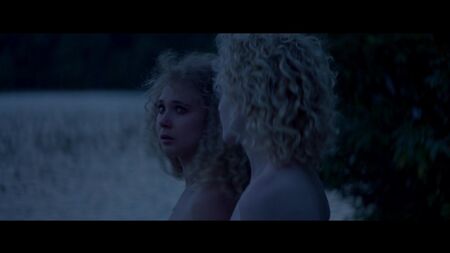 Juno Temple, Julia Garner nackt – „One Percent More Humid“ (2017) HD 1080p