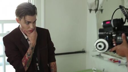 Ruby Rose zieht sich aus – Orange Is The New Black