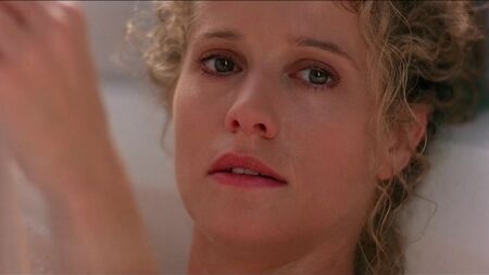 Nancy Travis nackt – „Destiny Turns on the Radio“ (1995)