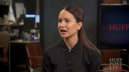 Katherine Waterston über ihre lustige Nacktszene in „Inherent Vice“ – WOW.com