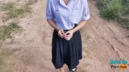 Melon_Ice_-_Schüler_fickt_Lehrerin_im_Wald_für_bessere_Noten_Biologie_Thai_Fick_mit_Lehrerin.mp4