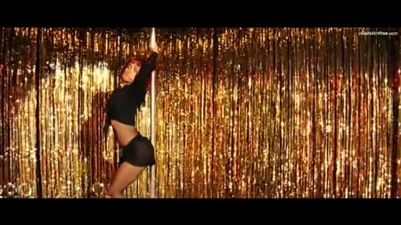 Salma Hayek nackt beim Striptease im Film „The American“