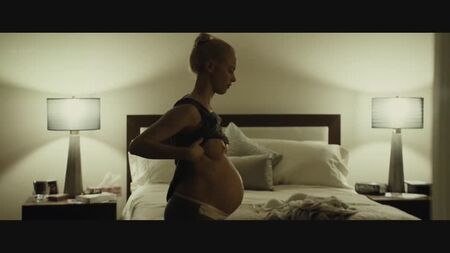 Sarah Gadon nackt – Enemy (2013) HD 1080p Web-DL Online anschauen