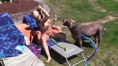 Bikini-MILF-Mutter, reife Frau in Malibu-String, ihr Profil – bit.ly/2LkLNyE