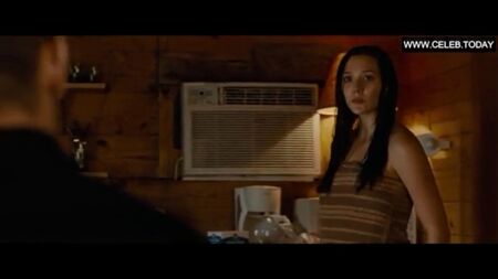 Elizabeth Olsen – Explizite Sexszenen – Große Brüste oben ohne – Oldboy (2013)