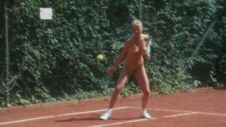 Tatjana Simic, Natascia Paolucci, Tatjana van Zanten, Apollonia van Ravenstein, Tina Shaw Nackt – Flodder (1986) HD 1080p ansehen